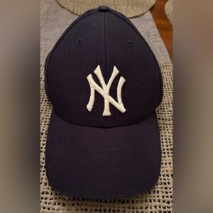 New York Yankees Vintage Velcro Adjustable Strapback hat Twins Enterprise